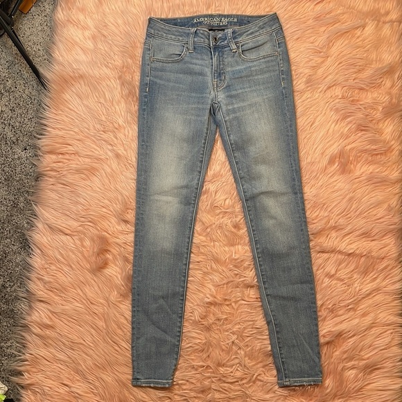 American Eagle Super Stretch Light‎ Wash Jegging Size 2 - Picture 2 of 7